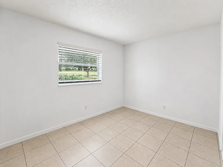5875 SW 41st St — Photo 9
