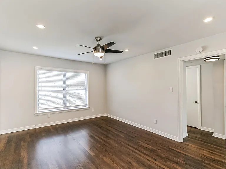 6202 Gaston Ave — Photo 14