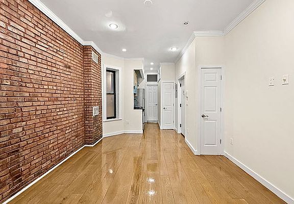 3rd image of 245 Mulberry St APT 6