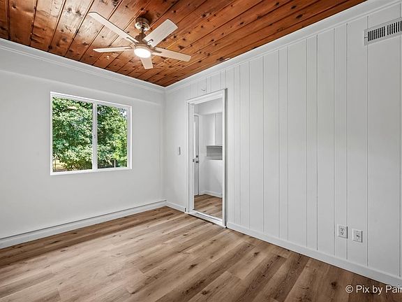 4th image of 3223 Ruth St