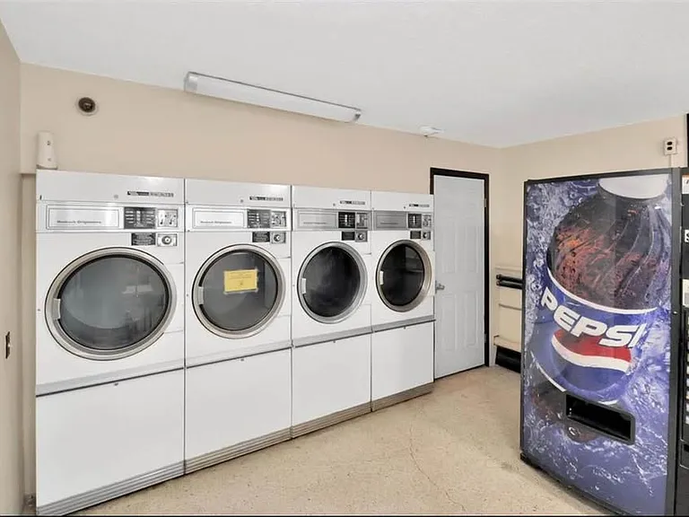 609 Walnut St #B — Photo 9