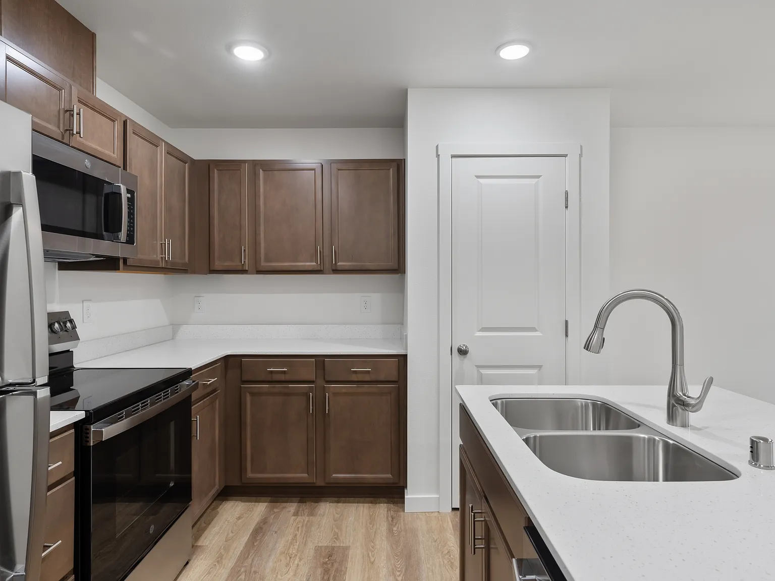 Yaro Ln Townhomes - 3001A — Photo 2