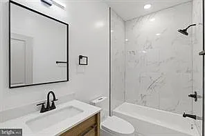2146 N Franklin St #3 — Photo 5