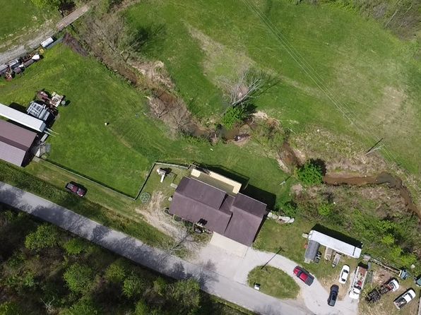 417 Middle Frk, Hagerhill, KY 41222