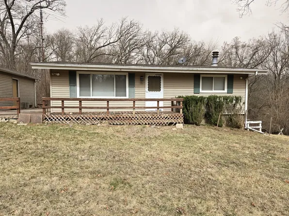 81 Indian Hills Dr, Putnam, IL 61560