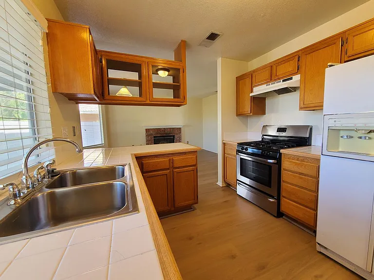 2476 Dublin Way — Photo 9