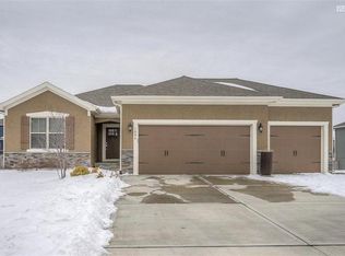 1004 SE Auburn Ct, Blue Springs, MO 64014