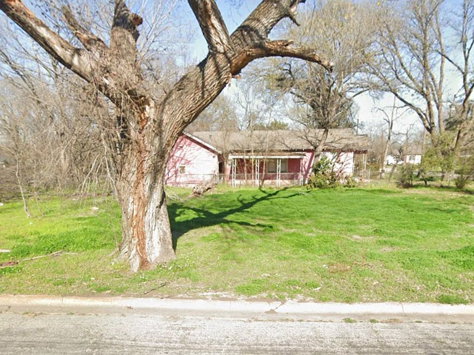 1st image of 1100 E Collin St