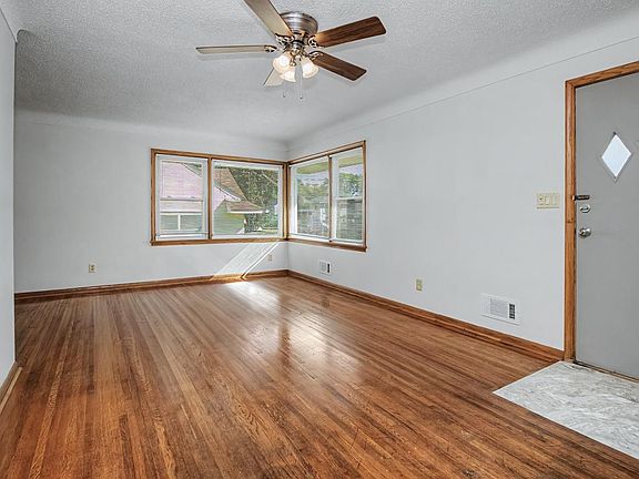 3rd image of 717 Hall Ave