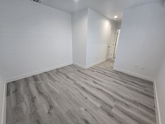 4th image of 1805 Workman St #1