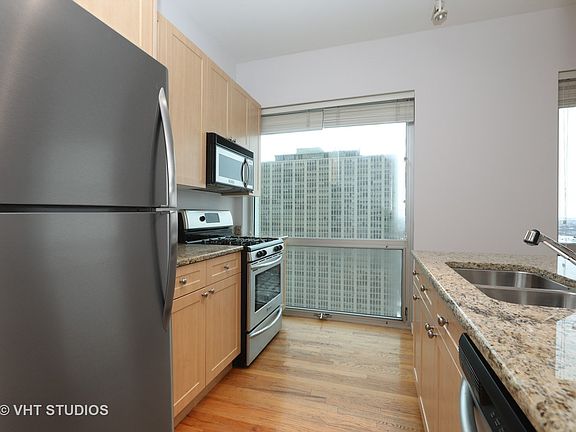 4th image of 1845 S Michigan Ave Unit 2010