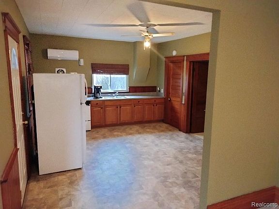4th image of 67 Miller St