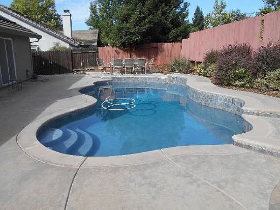 3rd image of 1515 Dickinson Dr