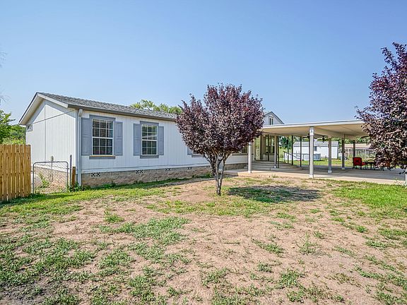 2nd image of 8 Catalpa Ln