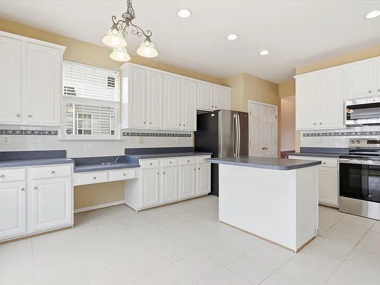 341 Bullskin St — Photo 10