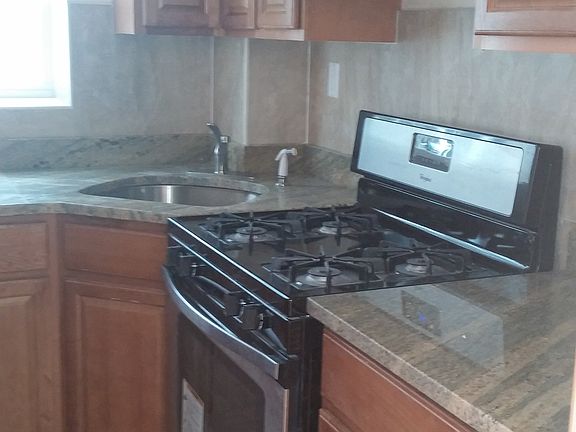 4th image of 2524 Laconia Ave