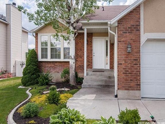 3rd image of 10793 S Berrywood Ct