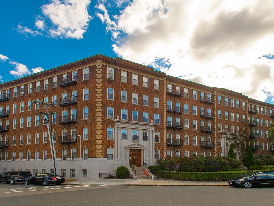 2nd image of 1852 Commonwealth Ave #42