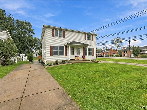 3rd image of 1 Montauk Ln