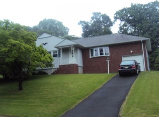 104 Wayne Ct, North Haledon, NJ