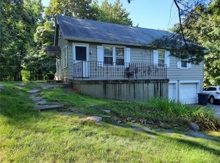 3 Christmas Hill Rd, Airmont, NY 10952