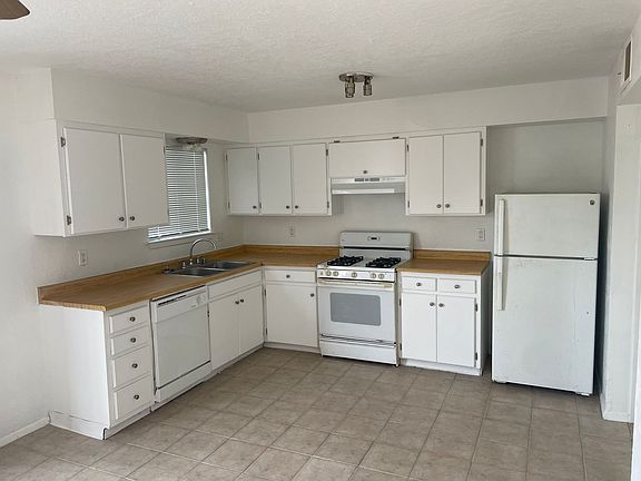 5th image of 12817 Dorado Dr SE APT C
