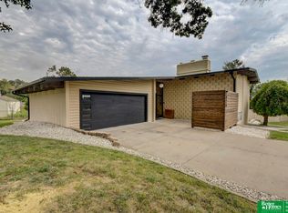 10310 Hilltop Rd, Omaha, NE 68134