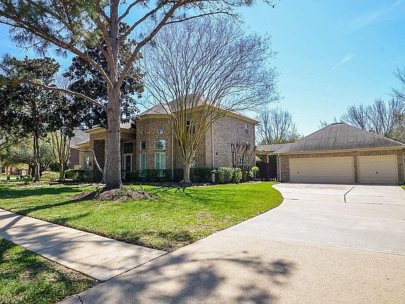 3rd image of 22807 Two Rivers Ln