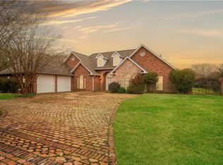 6412 Tennyson Oaks Ln, Alexandria, LA 71301