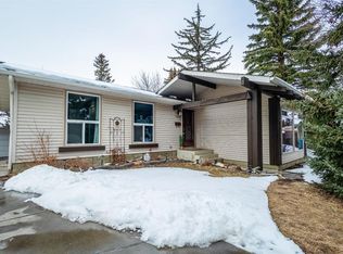 5617 E Dalcastle Hl NW, Calgary, AB T3A 2A2