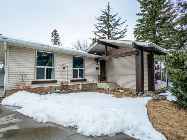 5617 E Dalcastle Hl NW, Calgary, AB T3A 2A2