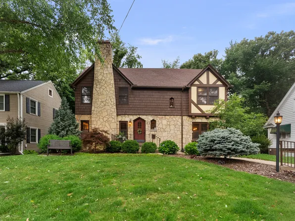 252 Hillcrest Ave, Davenport, IA 52803