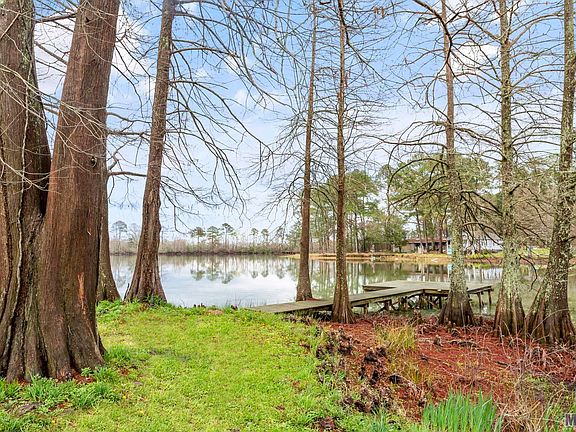 3rd image of 8039 W Lakeshore Dr