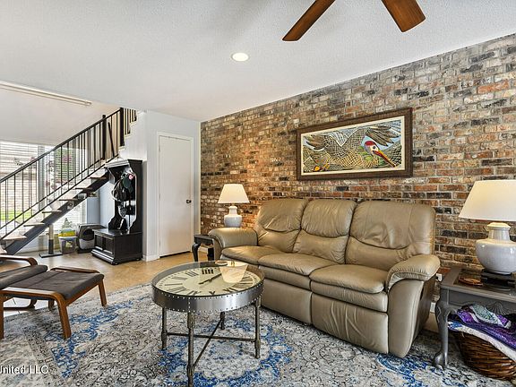 5th image of 527 Front Beach Dr APT 44