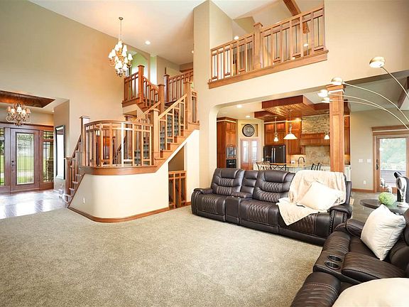 3rd image of 3313 Cottage Hill Dr