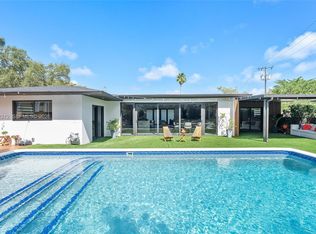 4000 N Circle Dr, Hollywood, FL 33021
