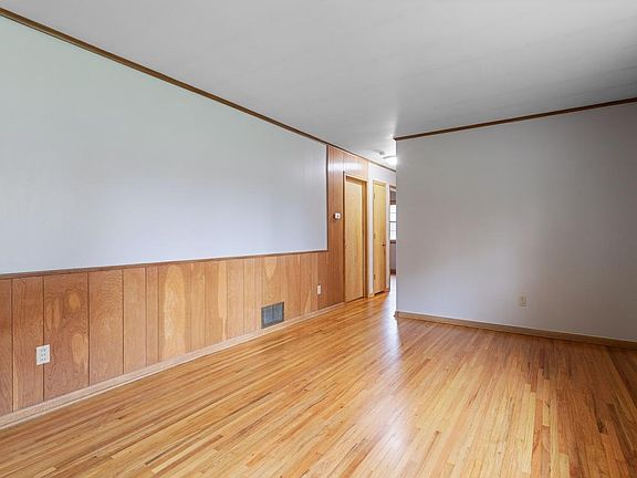 5th image of 6270 6th St NE