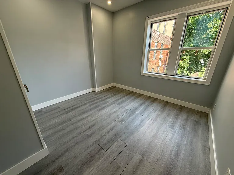 5516 Hudson Ave #29E — Photo 6