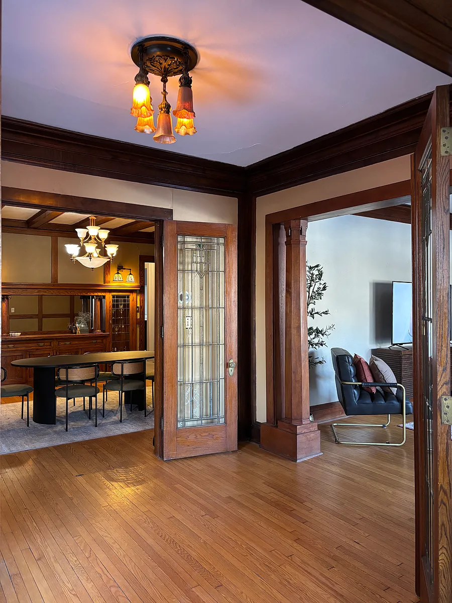 Building Photo - 2857 N Shepard Ave #1