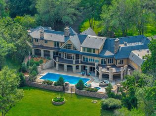 16 Evergreen Rd, North Oaks, MN 55127