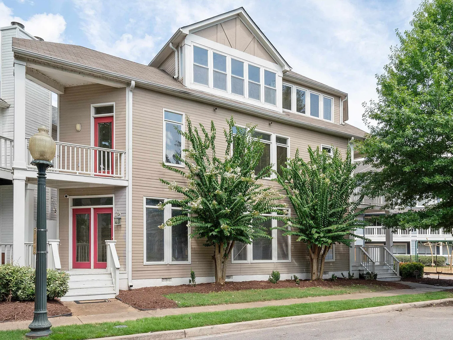 4 bed, 3.5 bath, 2779 sqft, $3,375 — Photo 1