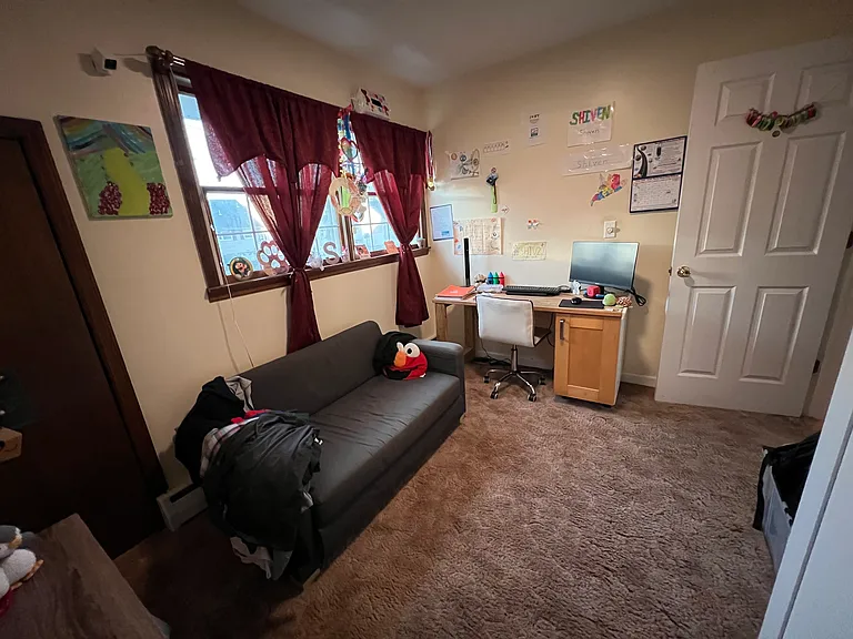 Bedroom 2 (first floor)