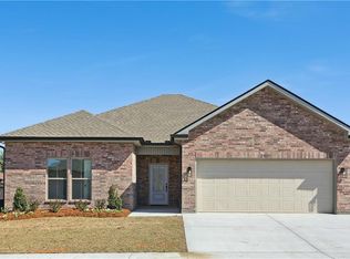 2817 W Friendship Dr, Harvey, LA 70058