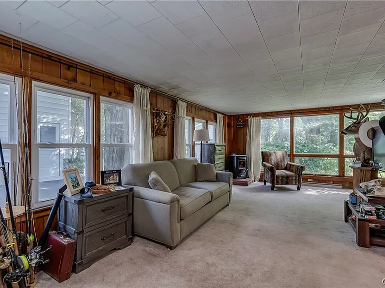 325 Paddock St — Photo 39