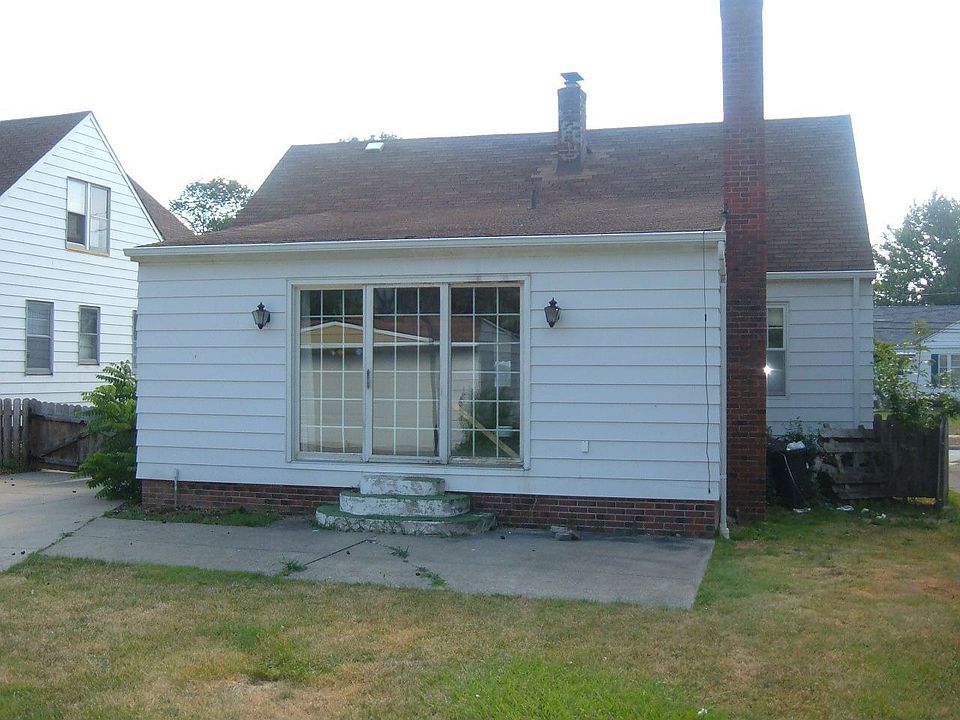 2nd image of 5329 E 141st St