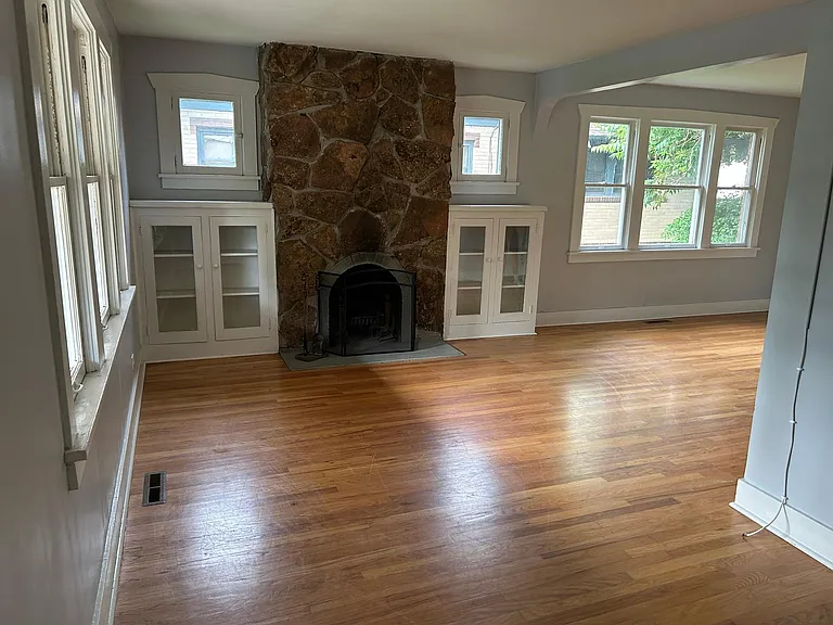 2225 S Logan St — Photo 4