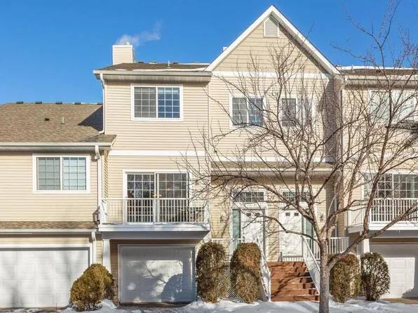 652 Willoughby Way W, Minnetonka, MN 55305