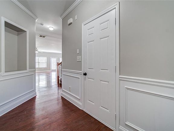 3rd image of 2572 Pepper Ct