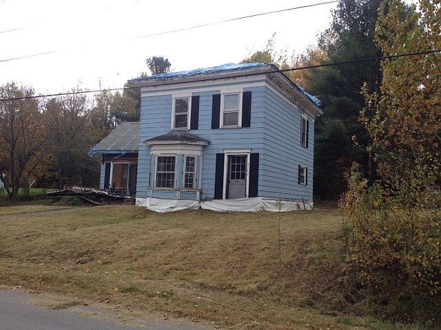 2nd image of 54 Maple St