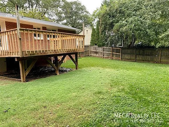 850 Montford Dr — Photo 5